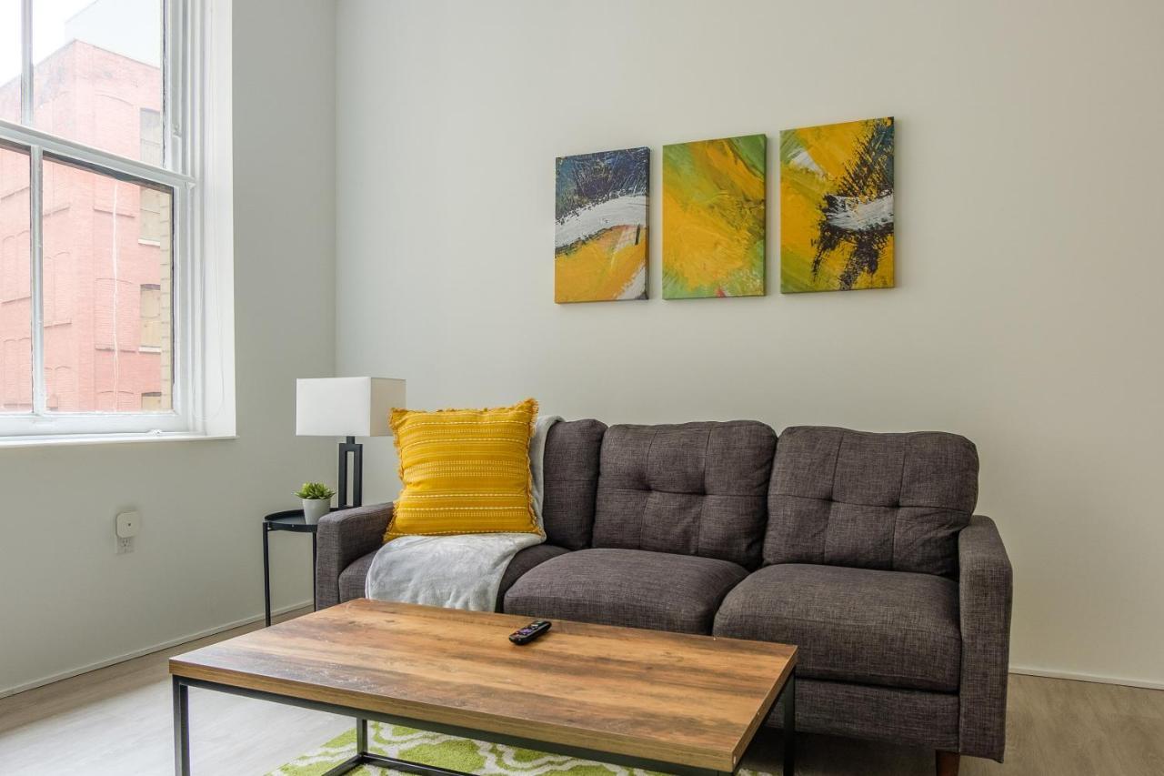 Frontdesk Lofts At 629 Euclid Downtown Cleveland Appartamento Camera foto